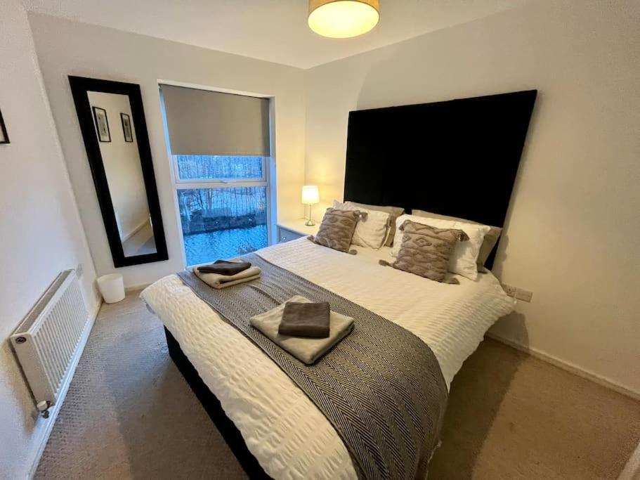 Etihad Fc 2Br Apartment With Water View 曼彻斯特 外观 照片